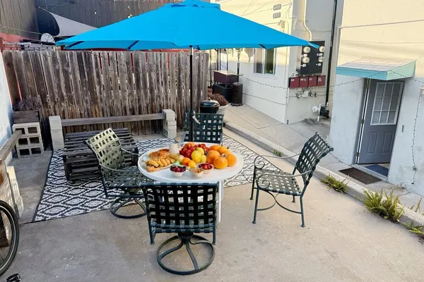 Photo 1 - Charming 2BR Ocean Beach