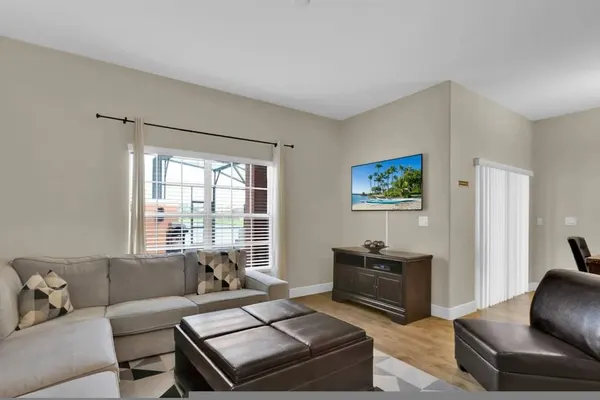 Photo 1 - Amazing 4 Bedrooms 3 Bath Sleeps 10
