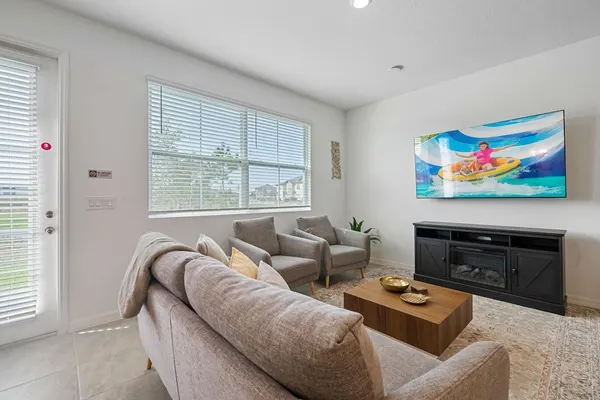 Photo 1 - 634 Longboat Drive
