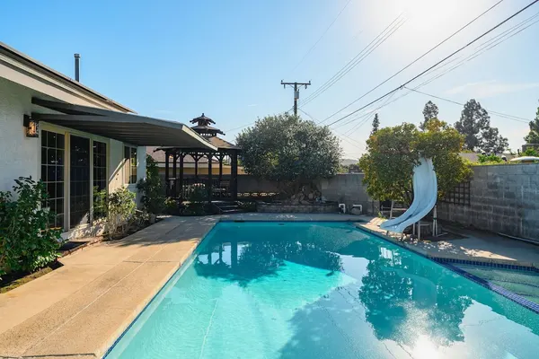 Photo 1 - Luxury Estate With Sparkling Pool Elegant Amenities