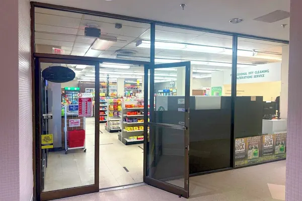 Photo 1 - Airport Proximity- Apt in Crystal City