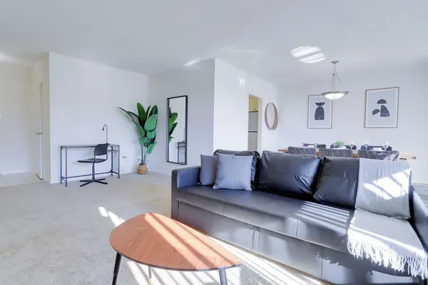 Photo 1 - Spacious 2BR Apartment in Crystal City