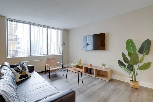 Photo 1 - Crystal City Apt for Business Travelers