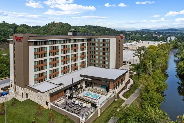 Photo 1 - Drury Plaza Hotel Pigeon Forge