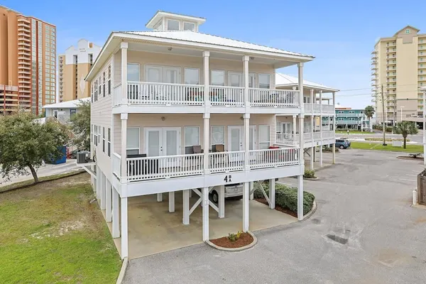 Photo 1 - Bama Barefoot Beach House- Near Beach Pool