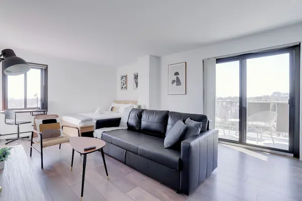 Photo 1 - Executive Studio in Clarendon