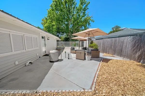 Photo 1 - Hideaway Cottage