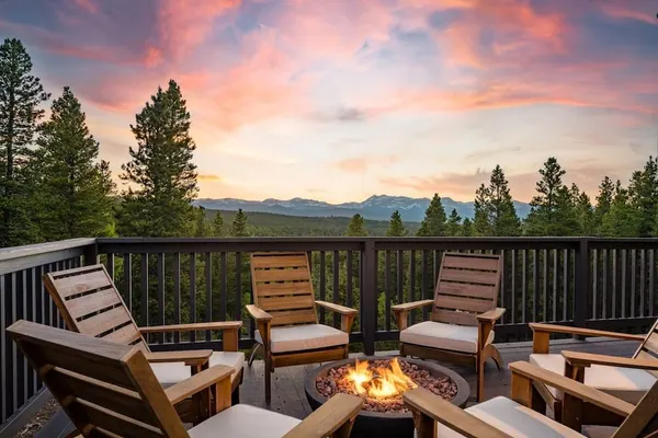 Photo 1 - Serene Retreat Amazing Views Hottub Sauna Xbox