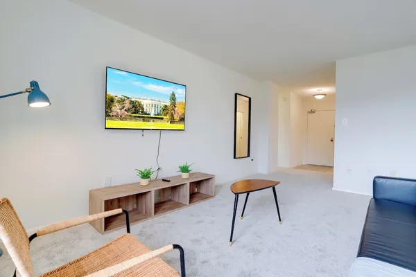 Photo 1 - Apartment in the Heart of Crystal City