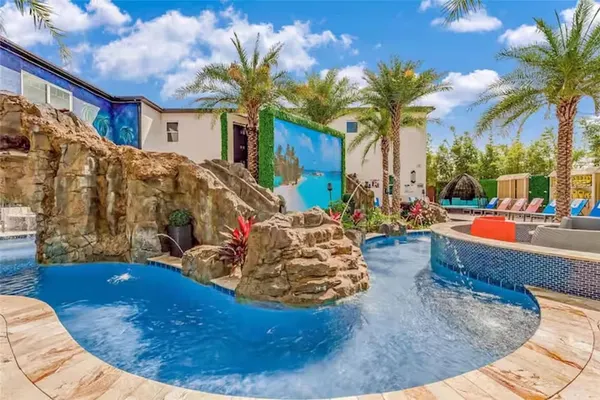 Photo 1 - Ultimate Hollywood Themed Mansion for Big Groups
