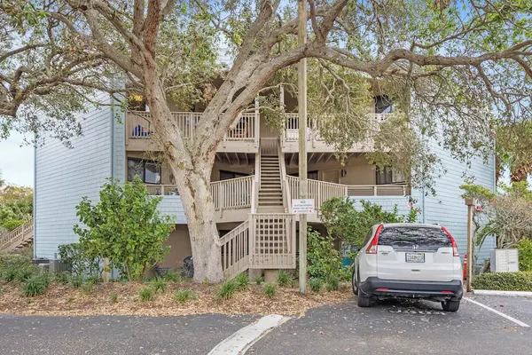 Photo 1 - Treetop Beach Condo Sleeps 7!