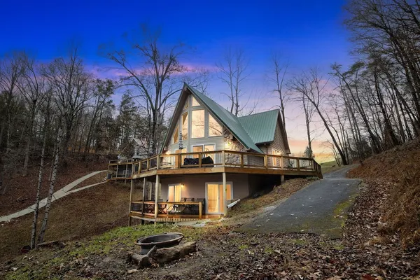 Photo 1 - Deerfield Hideaway At Old Rocky 5 Bedroom Home