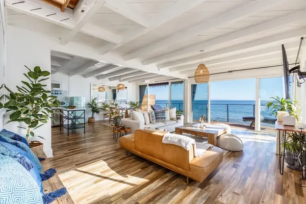 Photo 1 - Cheerful 2 Bedroom with Sunset Views