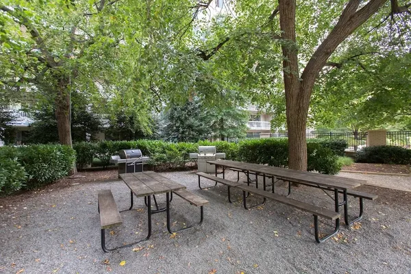 Photo 1 - Crystal City Condo w Top Amenities