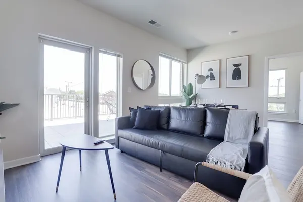Photo 1 - Spacious 2BR Apt with Den W Balcony