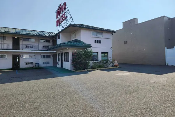Photo 1 - Winslow Motel