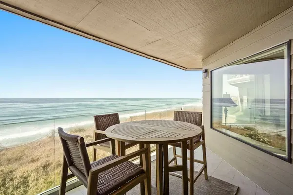 Photo 1 - Surfsong Dream - Beachfront