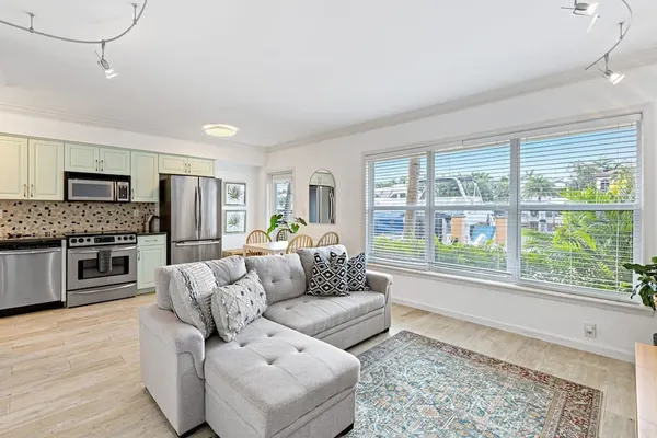 Photo 1 - Las Olas Blvd Waterfront Apt
