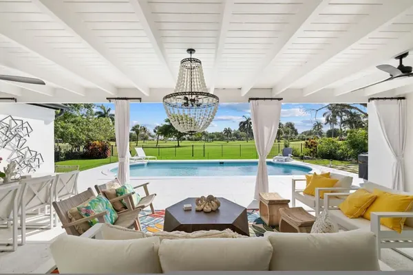 Photo 1 - Luxury Beach House With a View