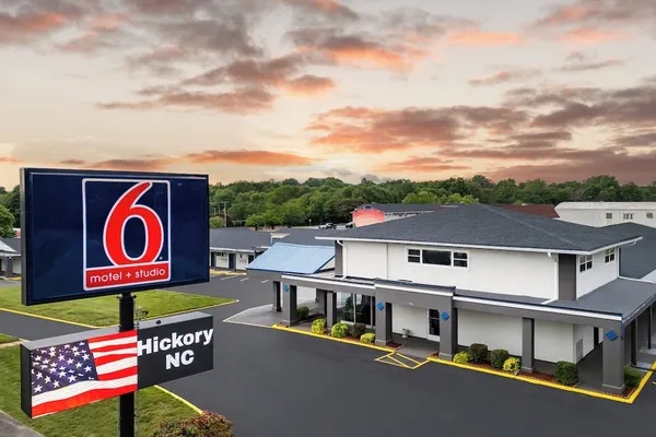 Photo 1 - Motel 6 Hickory, NC