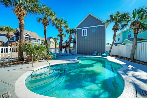 Photo 1 - 11th St - Salty Seas