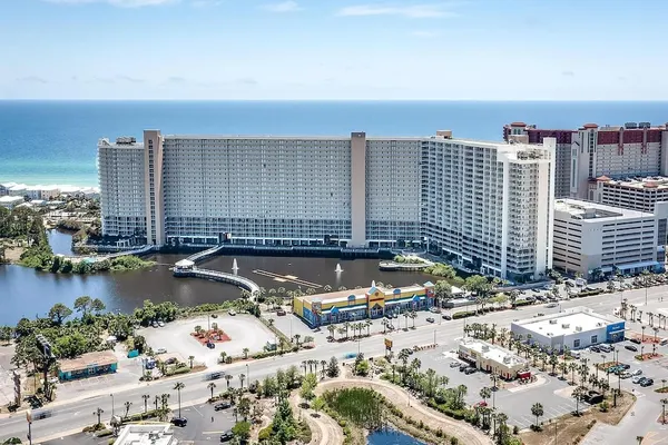 Photo 1 - Laketown Wharf 1803