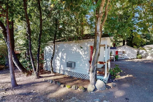 Photo 1 - Rouge Cobb Mountain Cabins