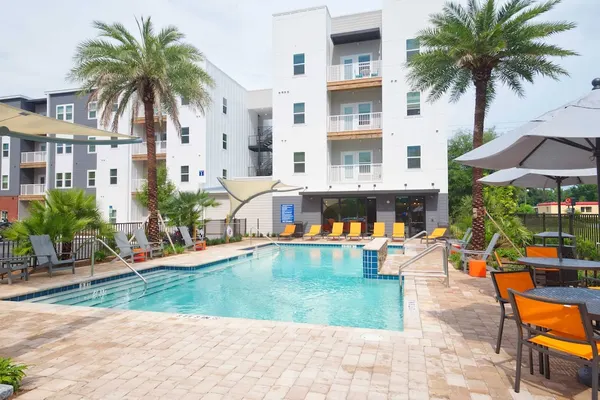 Photo 1 - Grand Two Bedroom Two Bathroom Apartment with Balcony by The Scholar