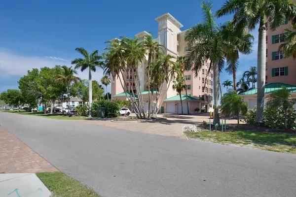 Photo 1 - Palm Harbor #403