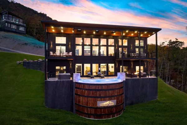 Photo 1 - Whiskey Ridge - Avantstay Panoramic Views Infinity Pool Hot Tub Game Room
