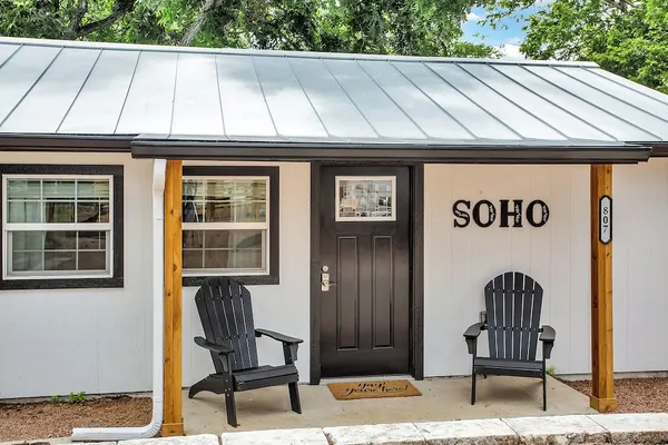 Photo 1 - Poplar Place Soho With Hot Tub - 6 Blks to Main St