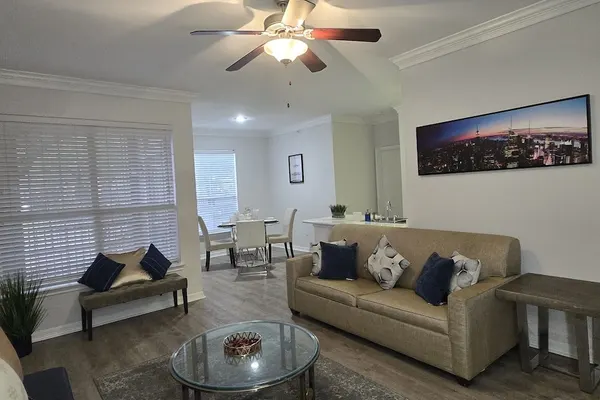Photo 1 - Family-friendly 2BR in Houston