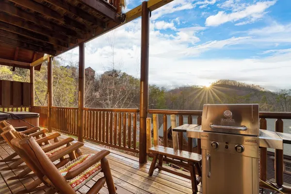 Photo 1 - Cozy Cabin Near Dollywood Attractions Hot Tub, Game Room, Views Anne's Place