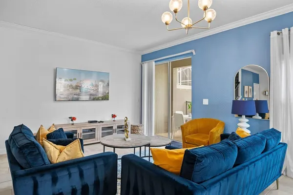 Photo 1 - Gorgeous 5bed TH Close to Disney Water Park