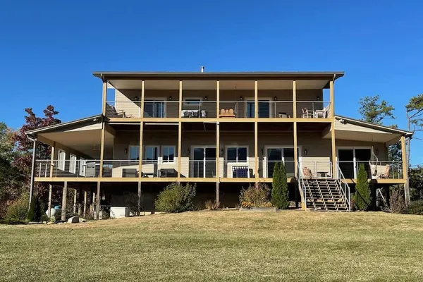 Photo 1 - Sleeps12 Pet Friendly 2 Hottubs Views Full Kitchen