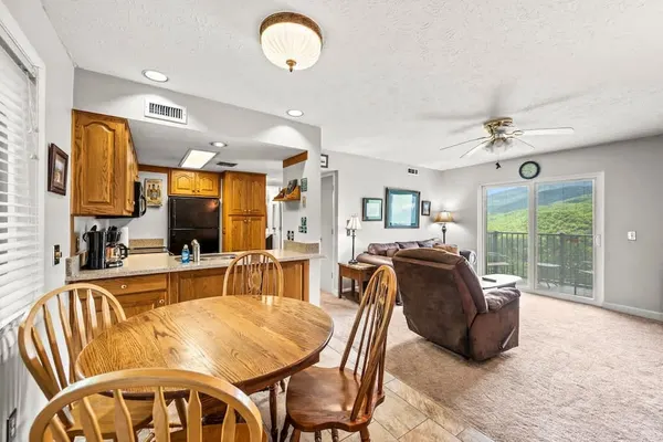 Photo 1 - Sauna Mountain Views Indoor Pool Sleeps 4