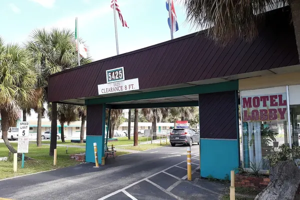 Photo 1 - Arrow Motel By Oyo Near Downtown
