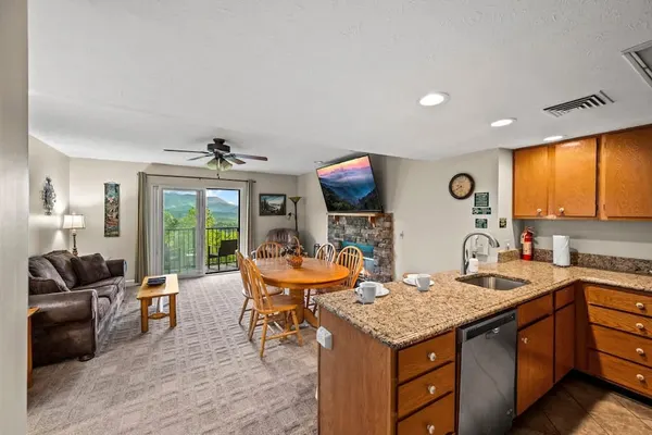 Photo 1 - Full Kitchen Hot Tub Indoor Pool Sleeps 6