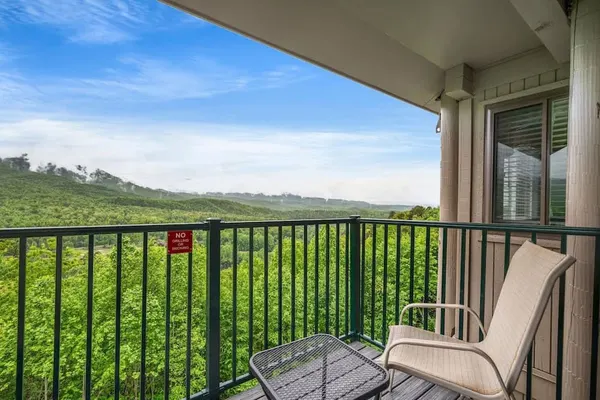 Photo 1 - Mountain Views Sleeps 6 Heated Pool Hot Tub