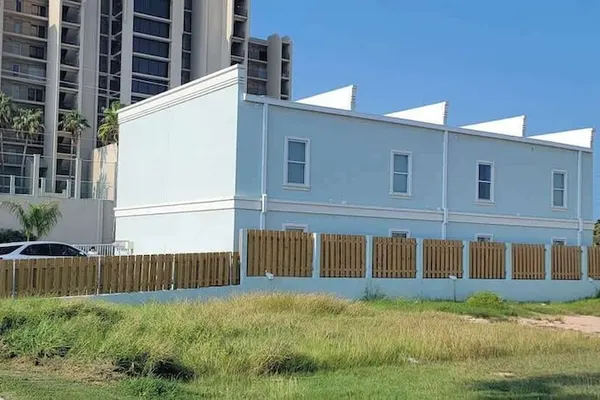 Photo 1 - Villas de Laguna 2