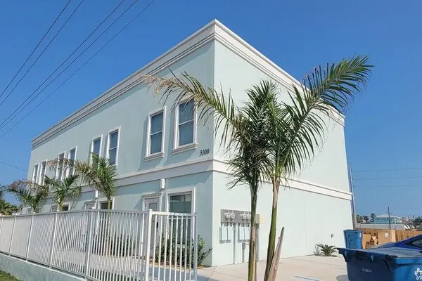 Photo 1 - Villas de Laguna 3