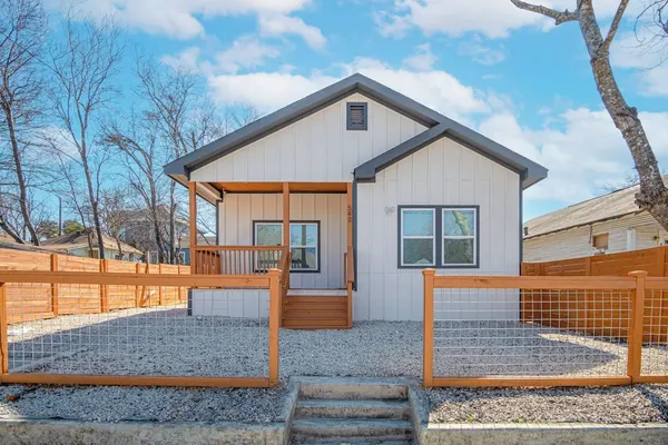 Photo 1 - Feel, Chill and Enjoy 4br/3ba Near Fun Riverwalk!