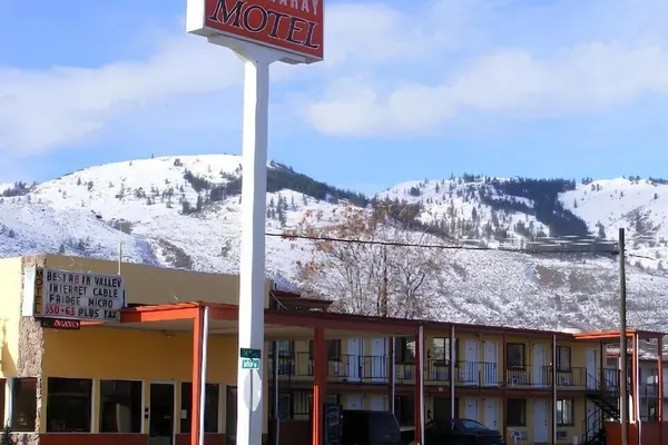 Photo 1 - Camaray Motel