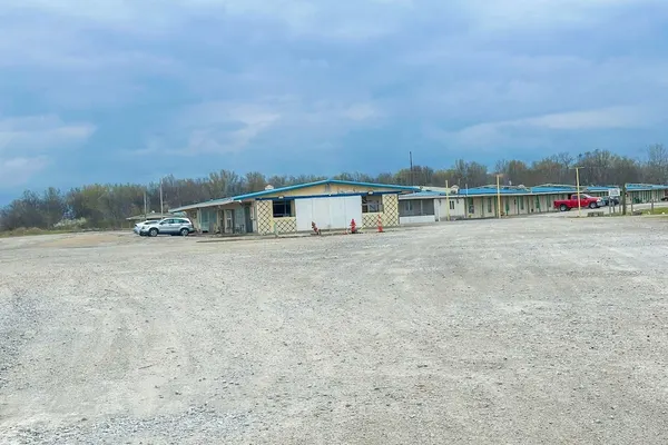 Photo 1 - Shamrock Kings Inn By Oyo Marked Tree I-555
