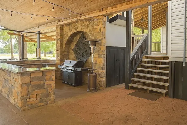 Photo 1 - Luxury Lakefront 4br: Jacuzzi, Game Room & Wi-fi