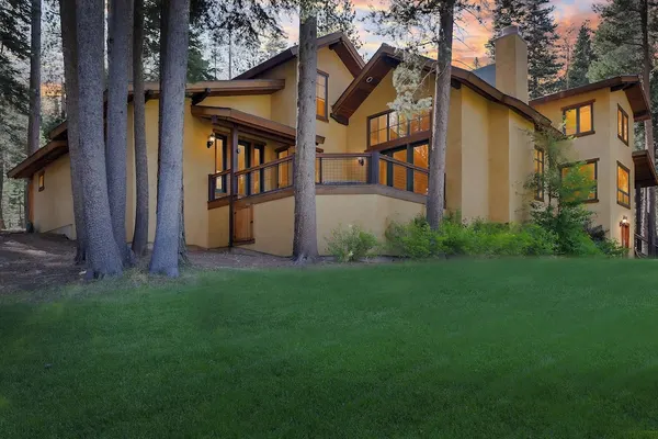 Photo 1 - Star Haven Retreat 5 BDR Stunner!
