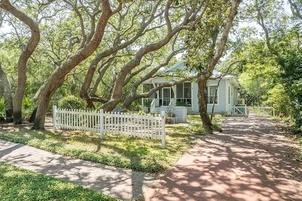 Photo 1 - Beachwood Bliss