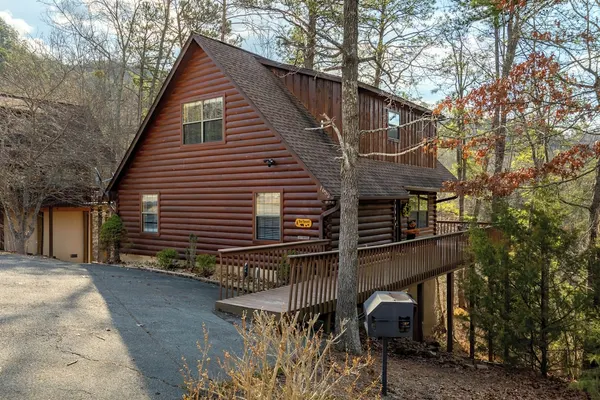 Photo 1 - Bear Hideaway Cozy 3BR Cabin