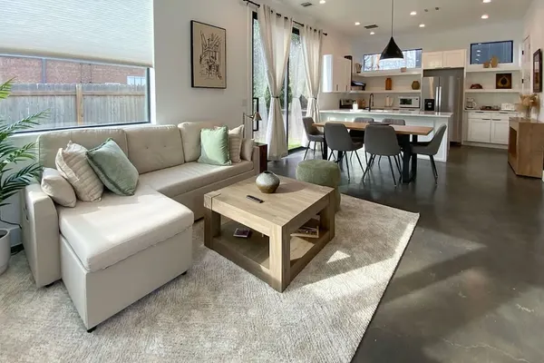 Photo 1 - Modern Home Near the University of Texas