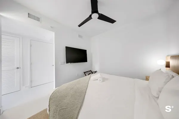 Photo 1 - Chic Downtown Retreat 1BR Apartment